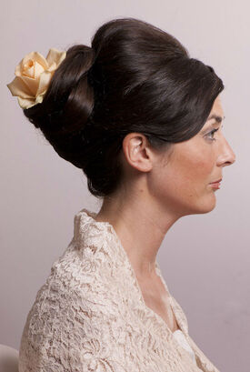 Beispiel: Hochzeitsfrisur, Foto: Hochzeitsstyling Hair &amp; Make-up by Jestina Schamberger. - 1417726727