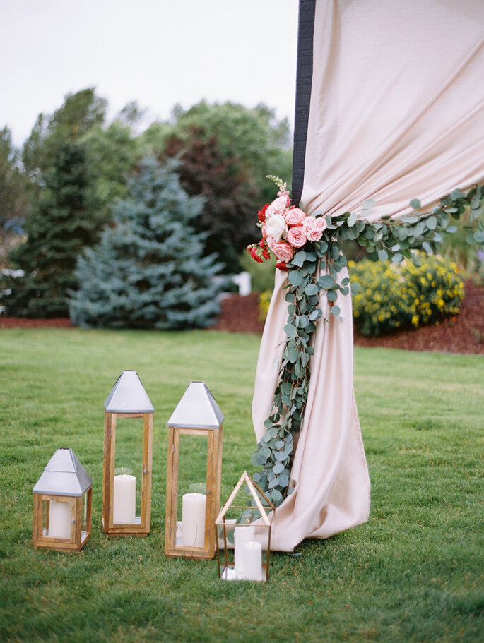 Las mejores ideas para decorar el altar de una ceremonia al aire libre