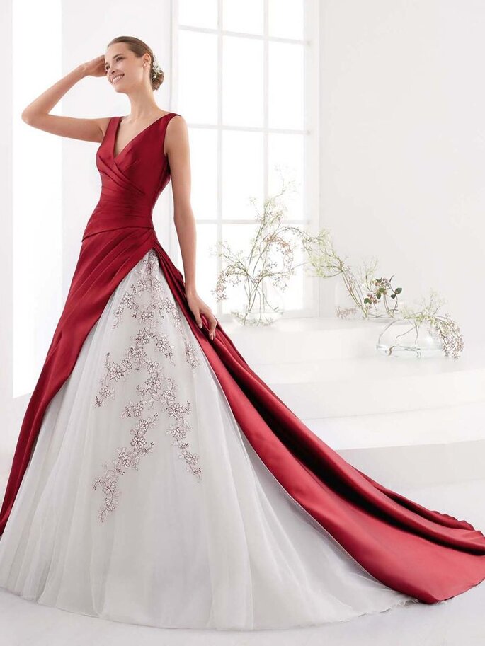 vestido de casamento vermelho e branco
