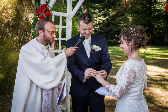 Sketch curé mariage